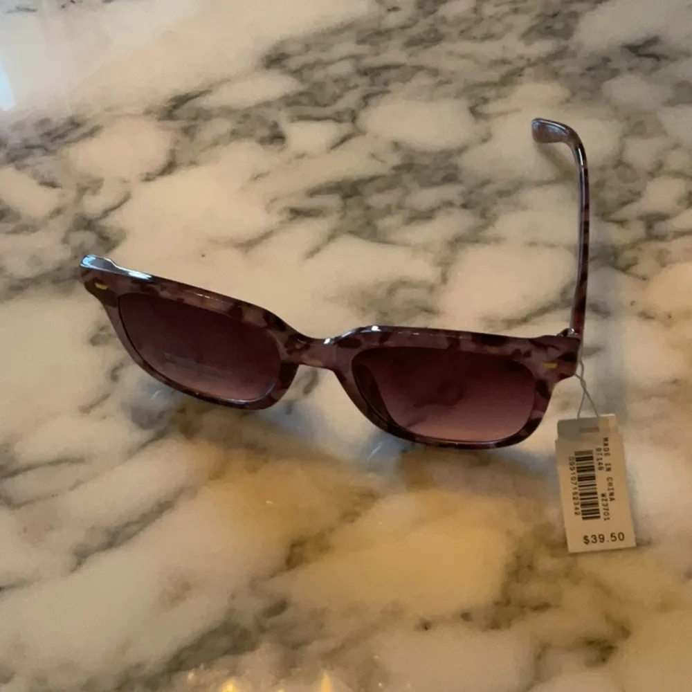 NWT J. Crew D Frame Purple Sunglasses - missing one arm - Picture 2 of 4